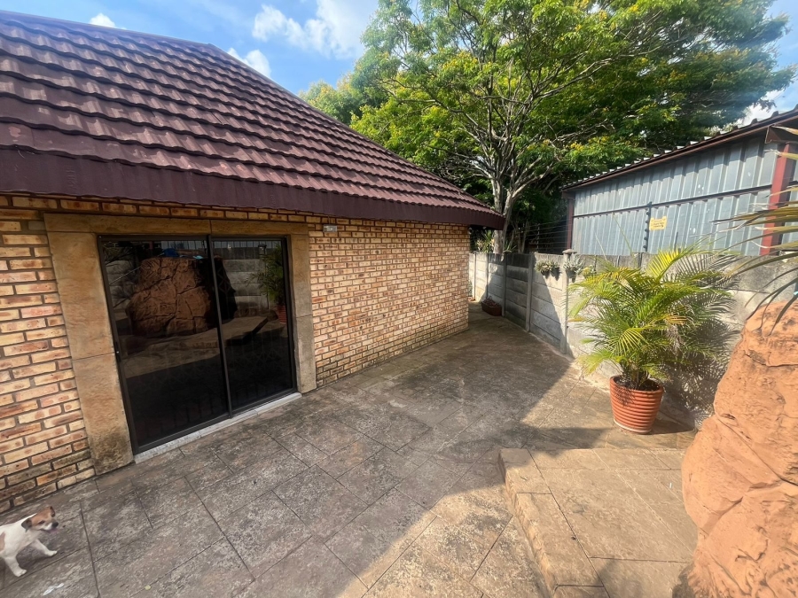 3 Bedroom Property for Sale in Protea Park North West